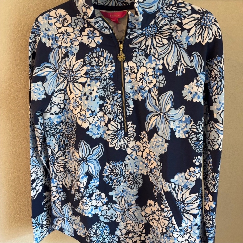 Lilly Pulitzer Blue and White Floral Sweatshirt
